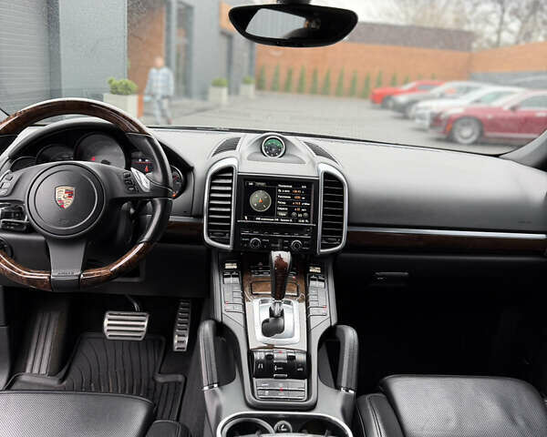 Коричневый Порше Каен, объемом двигателя 4.81 л и пробегом 200 тыс. км за 16999 $, фото 14 на Automoto.ua