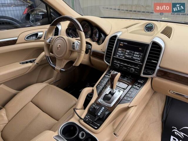 Порше Каен 2013 в Киеве на Automoto.ua Коричневый Порше Каен, объемом двигателя 3 л и пробегом 178 тыс. км за 23800 $, фото 26 на Automoto.ua