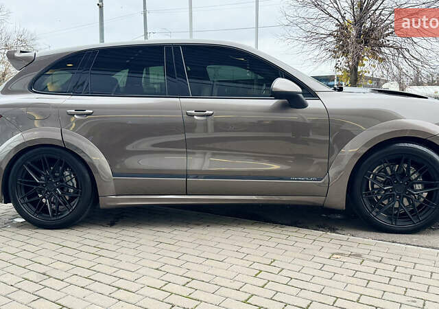 Коричневый Порше Каен, объемом двигателя 4.13 л и пробегом 162 тыс. км за 26000 $, фото 3 на Automoto.ua