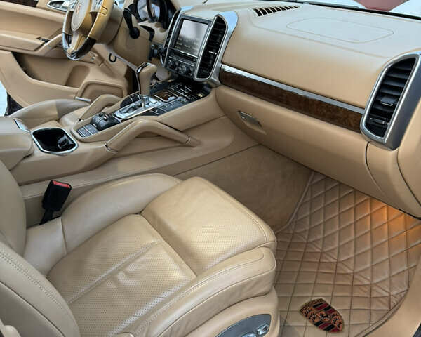 Коричневий Порше Cayenne, об'ємом двигуна 4.81 л та пробігом 170 тис. км за 21000 $, фото 12 на Automoto.ua