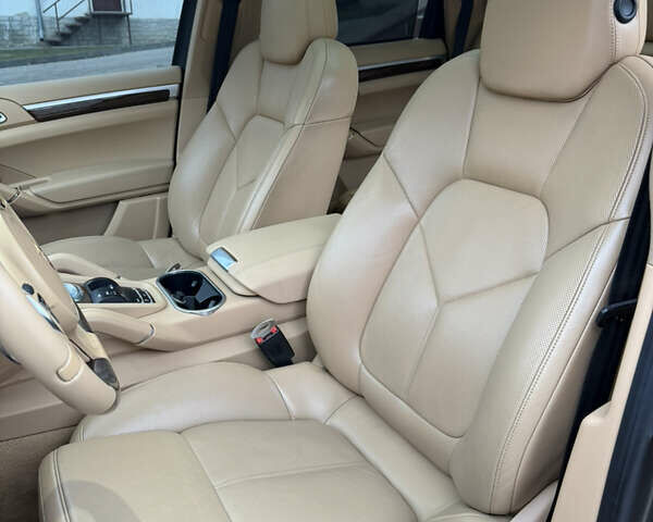 Коричневый Порше Каен, объемом двигателя 3 л и пробегом 178 тыс. км за 21000 $, фото 33 на Automoto.ua