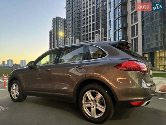 Коричневый Порше Каен, объемом двигателя 3.6 л и пробегом 130 тыс. км за 21000 $, фото 3 на Automoto.ua