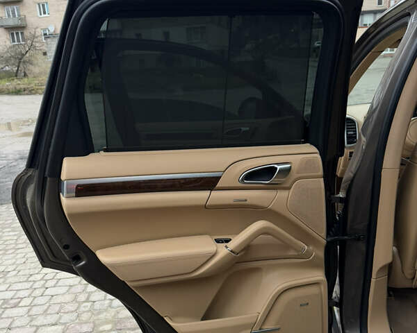 Коричневый Порше Каен, объемом двигателя 3 л и пробегом 178 тыс. км за 21000 $, фото 36 на Automoto.ua