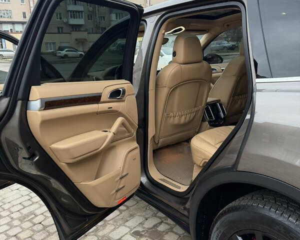 Коричневый Порше Каен, объемом двигателя 3 л и пробегом 178 тыс. км за 21000 $, фото 35 на Automoto.ua