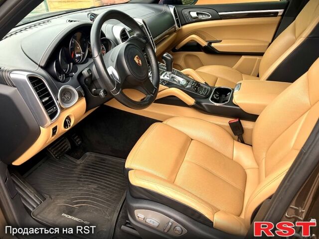 Коричневый Порше Каен, объемом двигателя 3 л и пробегом 180 тыс. км за 22700 $, фото 6 на Automoto.ua