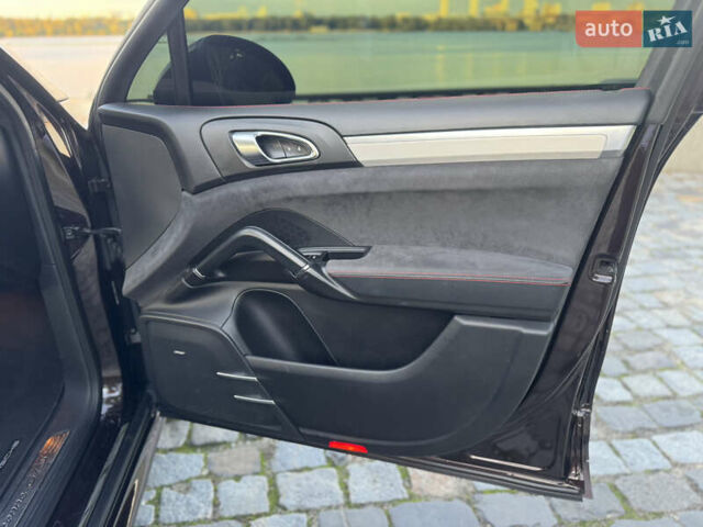 Коричневый Порше Каен, объемом двигателя 4.8 л и пробегом 140 тыс. км за 18500 $, фото 59 на Automoto.ua