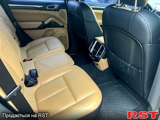 Коричневый Порше Каен, объемом двигателя 3 л и пробегом 180 тыс. км за 22700 $, фото 10 на Automoto.ua