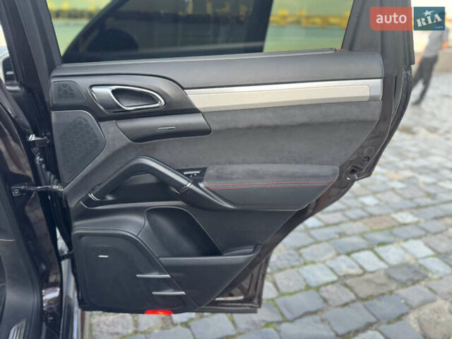 Коричневый Порше Каен, объемом двигателя 4.8 л и пробегом 140 тыс. км за 18500 $, фото 52 на Automoto.ua