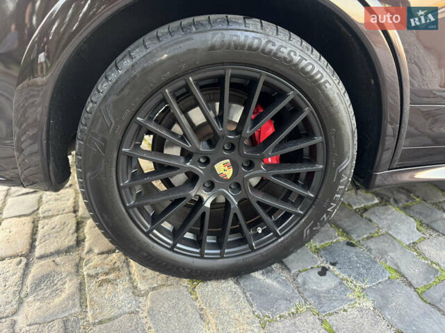 Коричневый Порше Каен, объемом двигателя 4.8 л и пробегом 140 тыс. км за 18500 $, фото 14 на Automoto.ua