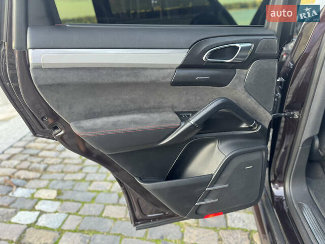 Коричневый Порше Каен, объемом двигателя 4.8 л и пробегом 140 тыс. км за 18500 $, фото 43 на Automoto.ua