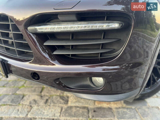 Коричневый Порше Каен, объемом двигателя 4.8 л и пробегом 140 тыс. км за 18500 $, фото 4 на Automoto.ua