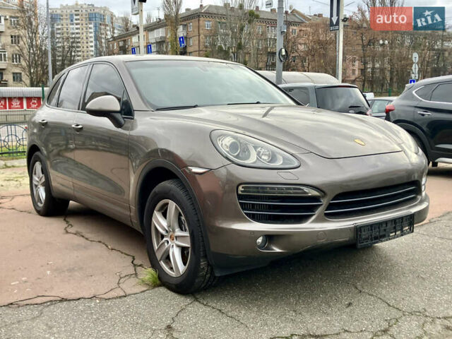 Коричневый Порше Каен, объемом двигателя 2.97 л и пробегом 180 тыс. км за 21500 $, фото 1 на Automoto.ua