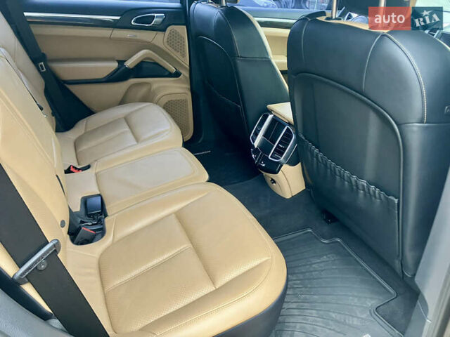 Коричневый Порше Каен, объемом двигателя 2.97 л и пробегом 180 тыс. км за 21500 $, фото 10 на Automoto.ua