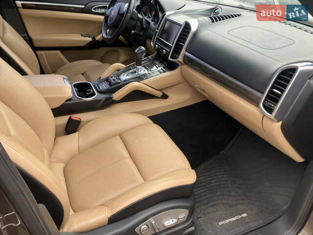 Коричневий Порше Cayenne, об'ємом двигуна 3 л та пробігом 177 тис. км за 22777 $, фото 9 на Automoto.ua
