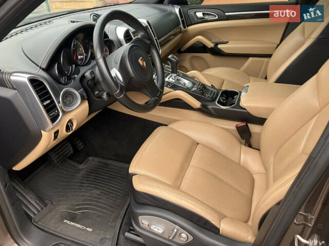 Коричневий Порше Cayenne, об'ємом двигуна 3 л та пробігом 177 тис. км за 22777 $, фото 6 на Automoto.ua