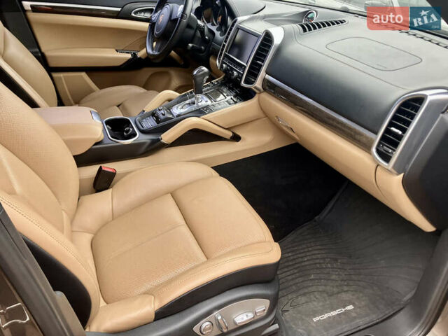 Коричневый Порше Каен, объемом двигателя 2.97 л и пробегом 180 тыс. км за 21500 $, фото 9 на Automoto.ua