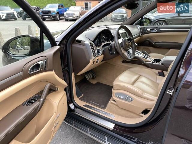 Коричневий Порше Cayenne, об'ємом двигуна 4.13 л та пробігом 58 тис. км за 59999 $, фото 17 на Automoto.ua