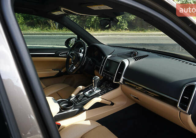 Порше Каен 2015 в Днепре (Днепропетровске) на Automoto.ua Коричневый Порше Каен, объемом двигателя 3.6 л и пробегом 112 тыс. км за 32000 $, фото 17 на Automoto.ua