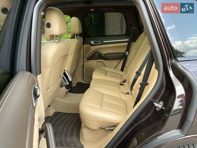 Коричневий Порше Cayenne, об'ємом двигуна 4.13 л та пробігом 58 тис. км за 59999 $, фото 22 на Automoto.ua