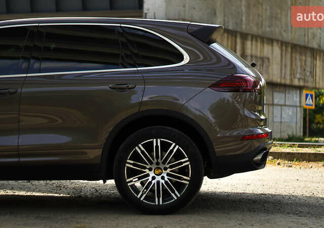 Порше Каен 2015 в Днепре (Днепропетровске) на Automoto.ua Коричневый Порше Каен, объемом двигателя 3.6 л и пробегом 112 тыс. км за 32000 $, фото 38 на Automoto.ua