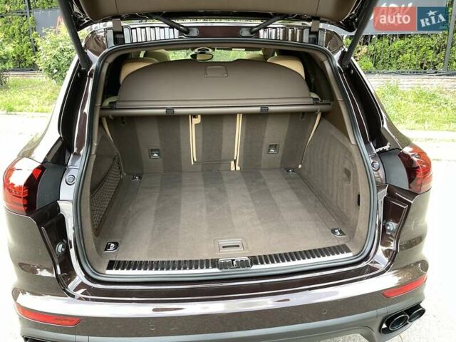 Коричневий Порше Cayenne, об'ємом двигуна 4.13 л та пробігом 58 тис. км за 59999 $, фото 29 на Automoto.ua