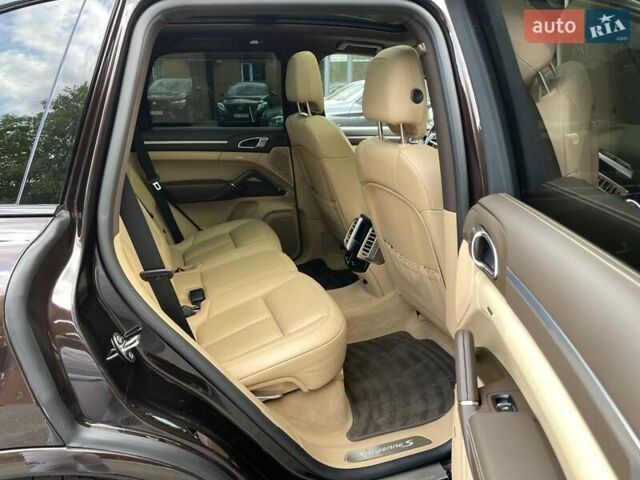 Коричневий Порше Cayenne, об'ємом двигуна 4.13 л та пробігом 58 тис. км за 59999 $, фото 27 на Automoto.ua