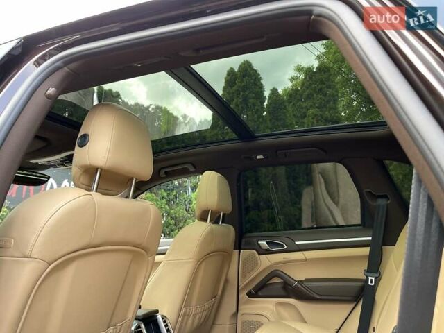 Коричневий Порше Cayenne, об'ємом двигуна 4.13 л та пробігом 58 тис. км за 59999 $, фото 26 на Automoto.ua