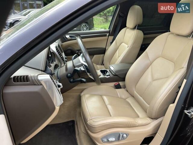 Коричневий Порше Cayenne, об'ємом двигуна 4.13 л та пробігом 58 тис. км за 59999 $, фото 20 на Automoto.ua