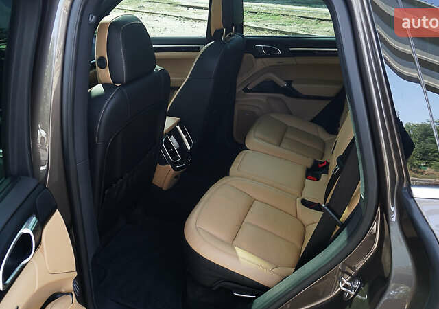 Порше Каен 2015 в Днепре (Днепропетровске) на Automoto.ua Коричневый Порше Каен, объемом двигателя 3.6 л и пробегом 112 тыс. км за 32000 $, фото 29 на Automoto.ua