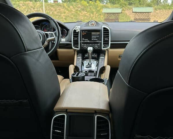 Коричневый Порше Каен, объемом двигателя 2.97 л и пробегом 130 тыс. км за 45000 $, фото 14 на Automoto.ua