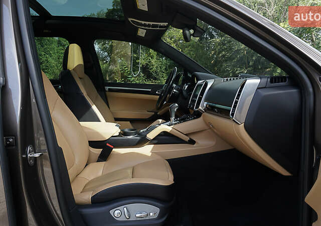 Порше Каен 2015 в Днепре (Днепропетровске) на Automoto.ua Коричневый Порше Каен, объемом двигателя 3.6 л и пробегом 112 тыс. км за 32000 $, фото 25 на Automoto.ua