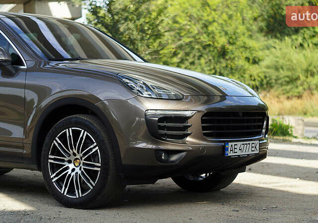 Порше Каен 2015 в Днепре (Днепропетровске) на Automoto.ua Коричневый Порше Каен, объемом двигателя 3.6 л и пробегом 112 тыс. км за 32000 $, фото 39 на Automoto.ua