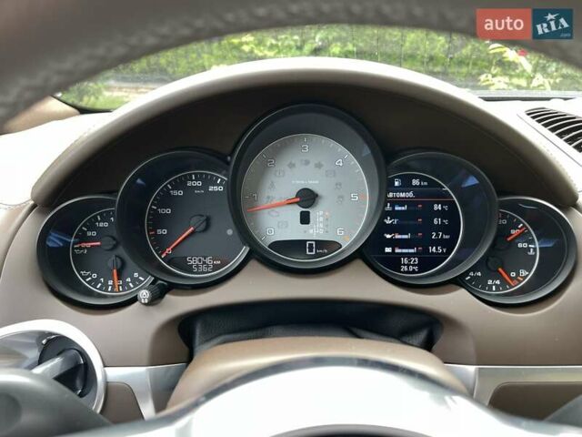 Коричневий Порше Cayenne, об'ємом двигуна 4.13 л та пробігом 58 тис. км за 59999 $, фото 40 на Automoto.ua