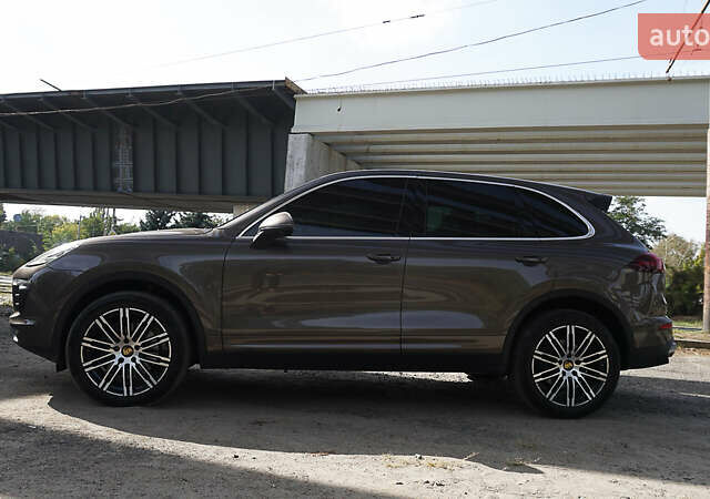 Порше Каен 2015 в Днепре (Днепропетровске) на Automoto.ua Коричневый Порше Каен, объемом двигателя 3.6 л и пробегом 112 тыс. км за 32000 $, фото 6 на Automoto.ua