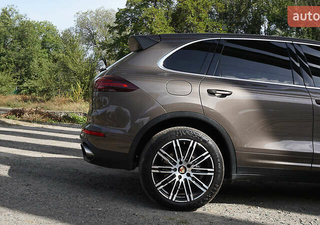 Порше Каен 2015 в Днепре (Днепропетровске) на Automoto.ua Коричневый Порше Каен, объемом двигателя 3.6 л и пробегом 112 тыс. км за 32000 $, фото 15 на Automoto.ua