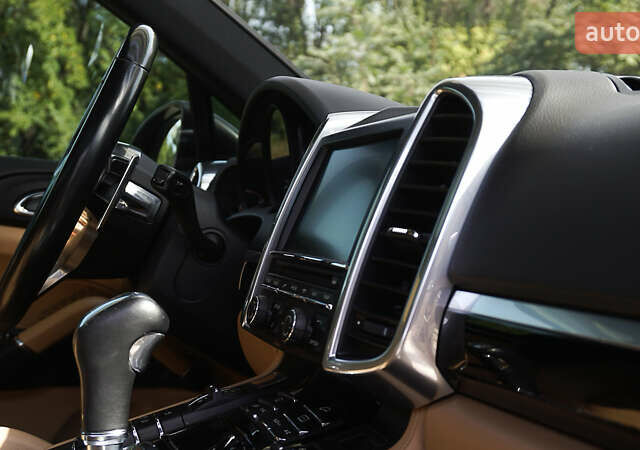 Порше Каен 2015 в Днепре (Днепропетровске) на Automoto.ua Коричневый Порше Каен, объемом двигателя 3.6 л и пробегом 112 тыс. км за 32000 $, фото 23 на Automoto.ua