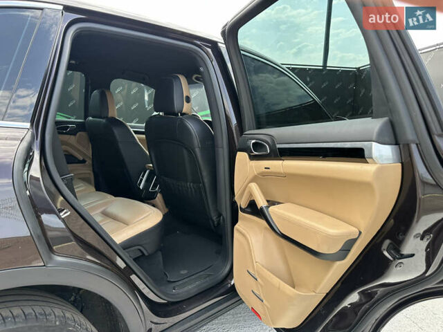 Коричневий Порше Cayenne, об'ємом двигуна 2.97 л та пробігом 313 тис. км за 31999 $, фото 10 на Automoto.ua
