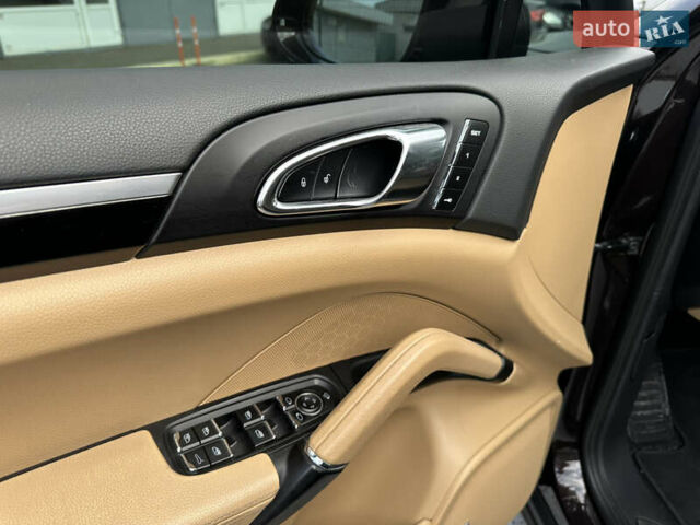 Коричневий Порше Cayenne, об'ємом двигуна 2.97 л та пробігом 313 тис. км за 31999 $, фото 14 на Automoto.ua