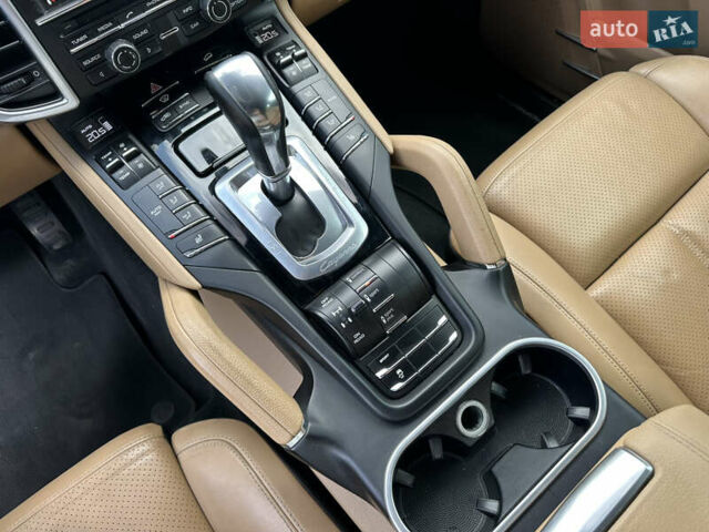 Коричневий Порше Cayenne, об'ємом двигуна 2.97 л та пробігом 313 тис. км за 31999 $, фото 18 на Automoto.ua