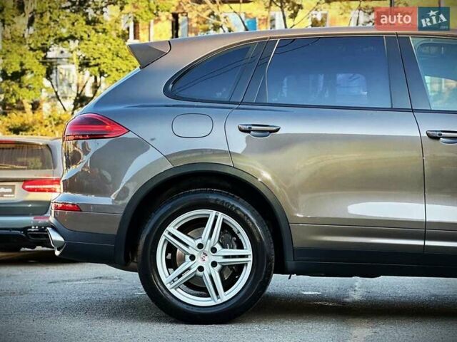 Коричневый Порше Каен, объемом двигателя 2.97 л и пробегом 175 тыс. км за 37999 $, фото 10 на Automoto.ua