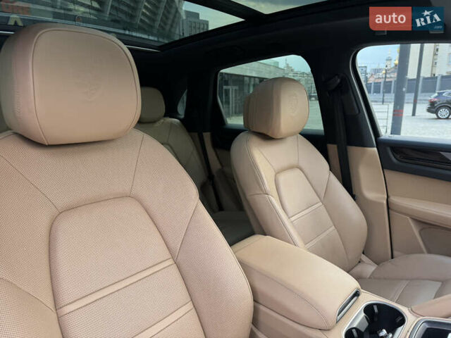 Коричневый Порше Каен, объемом двигателя 3 л и пробегом 99 тыс. км за 52900 $, фото 28 на Automoto.ua