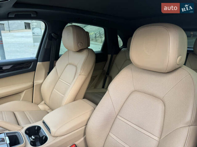 Коричневый Порше Каен, объемом двигателя 3 л и пробегом 99 тыс. км за 52900 $, фото 11 на Automoto.ua