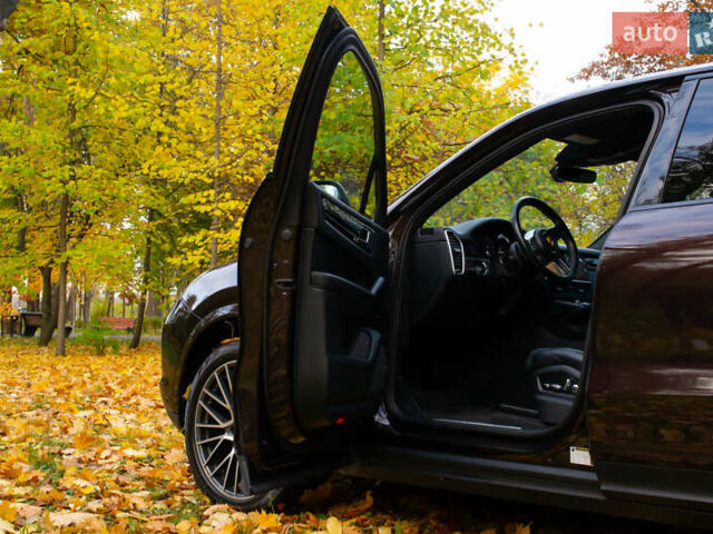 Коричневый Порше Каен, объемом двигателя 3 л и пробегом 112 тыс. км за 58900 $, фото 21 на Automoto.ua