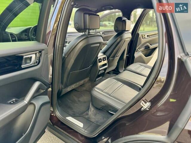 Коричневий Порше Cayenne, об'ємом двигуна 3 л та пробігом 93 тис. км за 47900 $, фото 40 на Automoto.ua