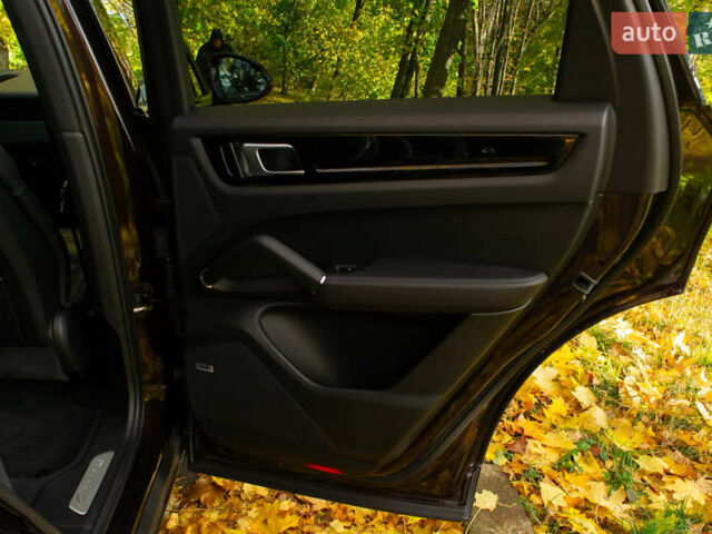 Коричневый Порше Каен, объемом двигателя 3 л и пробегом 112 тыс. км за 58900 $, фото 41 на Automoto.ua