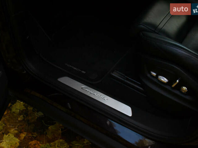 Коричневый Порше Каен, объемом двигателя 3 л и пробегом 112 тыс. км за 58900 $, фото 43 на Automoto.ua