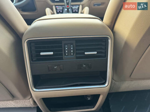 Коричневый Порше Каен, объемом двигателя 3 л и пробегом 99 тыс. км за 52900 $, фото 24 на Automoto.ua