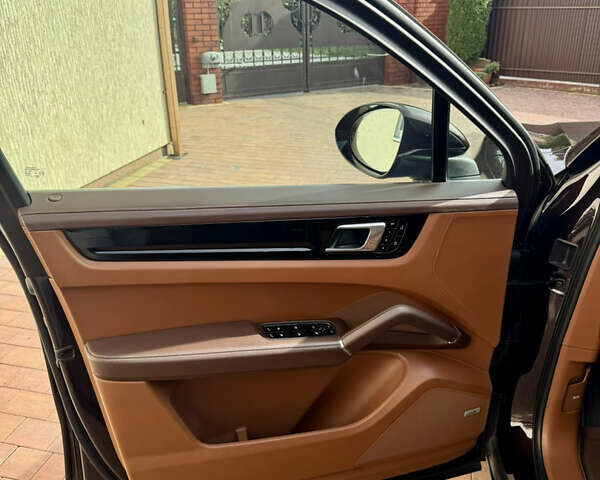 Коричневий Порше Cayenne, об'ємом двигуна 3 л та пробігом 180 тис. км за 59000 $, фото 22 на Automoto.ua