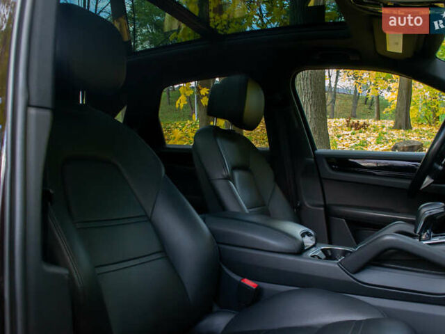 Коричневый Порше Каен, объемом двигателя 3 л и пробегом 112 тыс. км за 58900 $, фото 30 на Automoto.ua