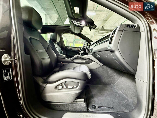 Коричневий Порше Cayenne, об'ємом двигуна 3 л та пробігом 3 тис. км за 81000 $, фото 8 на Automoto.ua